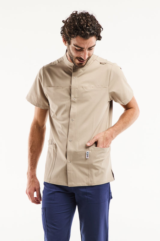 Medische herenblouse Noah – Stretch & ultrazacht - Zand