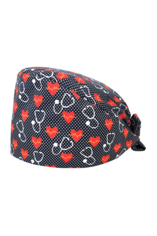 Grijze medische muts met hartjes- en stethoscoopmotieven, ideaal voor een zorglook