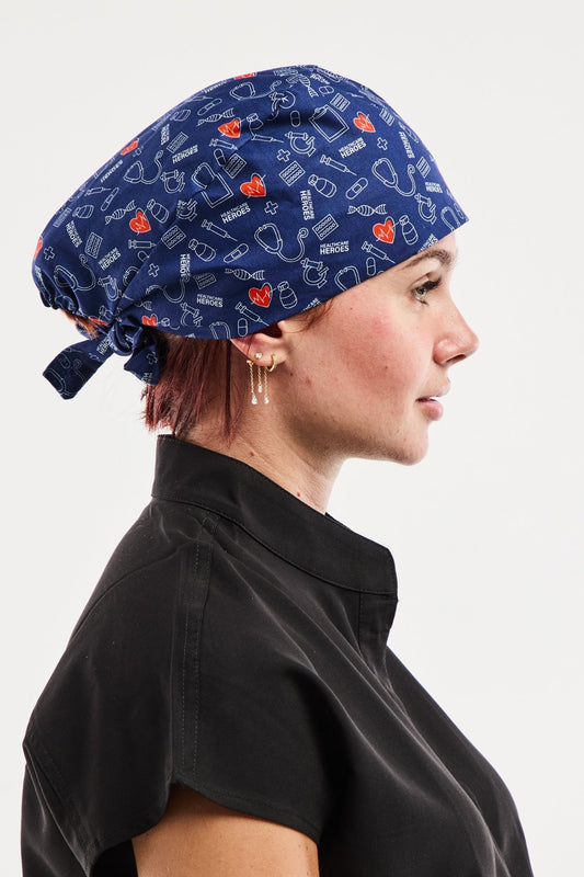 Stoffen OK-muts met motief – Marineblauw met medische motieven "Healthcare Heroes"