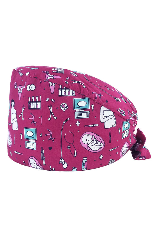 Roze medische muts met medische motieven, ideaal voor een professionele en trendy look